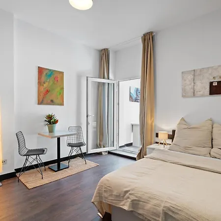 Loftly Hindenburgdamm 85 Charite - 45m2 - Self Check-in - 300mbit Apartment *