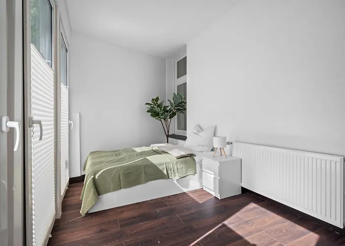 Loftly Hindenburgdamm 85 Charite - 45m2 - Self Check-in - 300mbit * Berlin