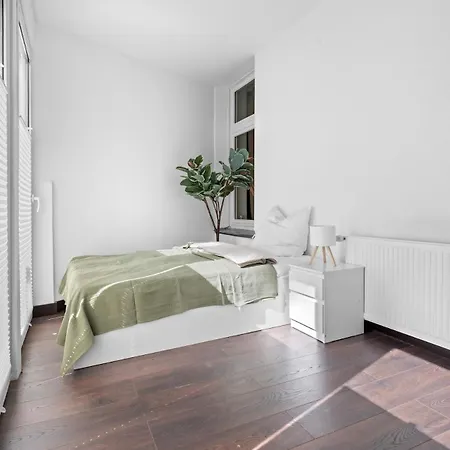 Loftly Hindenburgdamm 85 Charite - 45m2 - Self Check-in - 300mbit Берлин