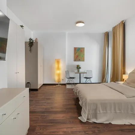 Loftly Hindenburgdamm 85 Charite - 45m2 - Self Check-in - 300mbit *