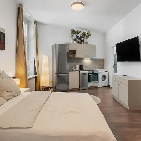 Loftly Hindenburgdamm 85 Charite - 45m2 - Self Check-in - 300mbit *