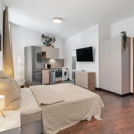 Loftly Hindenburgdamm 85 Charite - 45m2 - Self Check-in - 300mbit Apartman Berlin