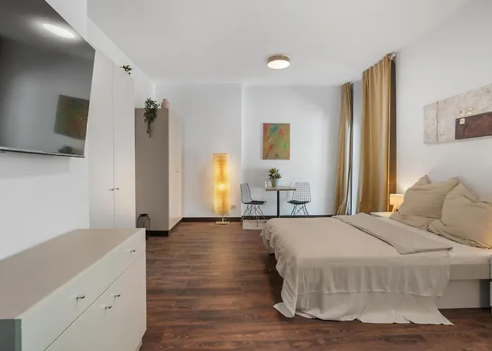 Loftly Hindenburgdamm 85 Charite - 45m2 - Self Check-in - 300mbit *