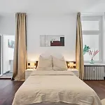 Loftly Hindenburgdamm 85 Charite - 45m2 - Self Check-in - 300mbit Appartement Berlin