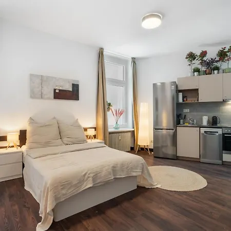 Loftly Hindenburgdamm 85 Charite - 45m2 - Self Check-in - 300mbit * Berlin