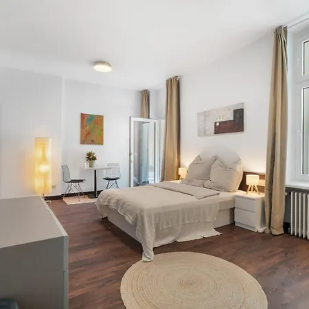 Loftly Hindenburgdamm 85 Charite - 45m2 - Self Check-in - 300mbit Berlin